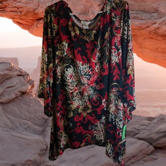 Brittany Black Woman 3XL black and red floral polyester blend woman's top - Picture 1 of 1
